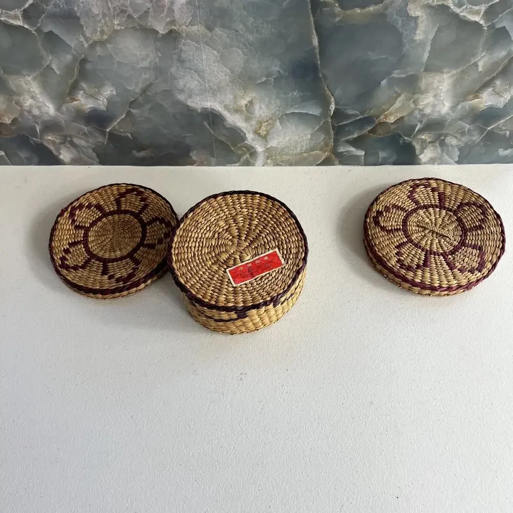 Woven Wicker Basket With Lid Round Trinket Basket Floral Design Jewelry Holder